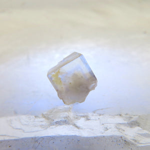 UV Phantoms in Yellow Fluorite from China BFL04